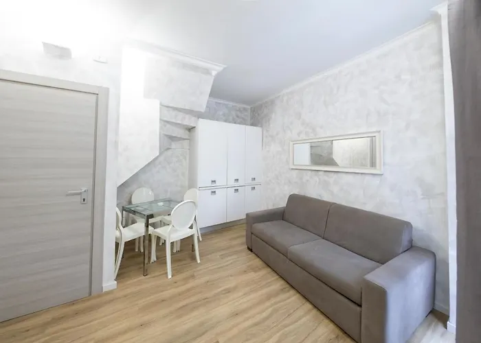 Domus Augustea 2 - 900 M A Piedi Dal Colosseo - Metro A 100 M דירה *
