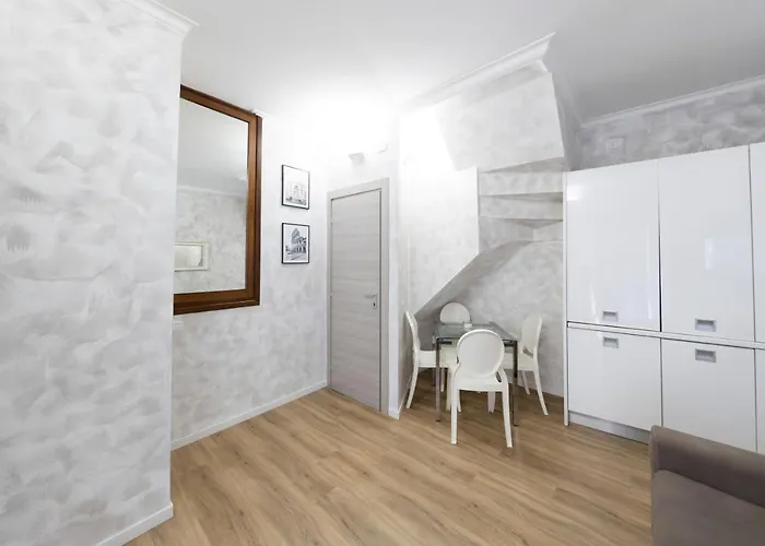 Domus Augustea 2 - 900 M A Piedi Dal Colosseo - Metro A 100 M *
